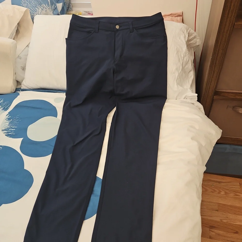 Lululemon ABC pant - Picture 4 of 7